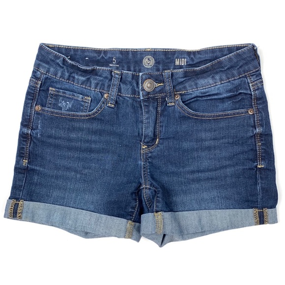 SO Pants - SO Midi Cuffed Jean Stretch Shorts Size 5 (28W)